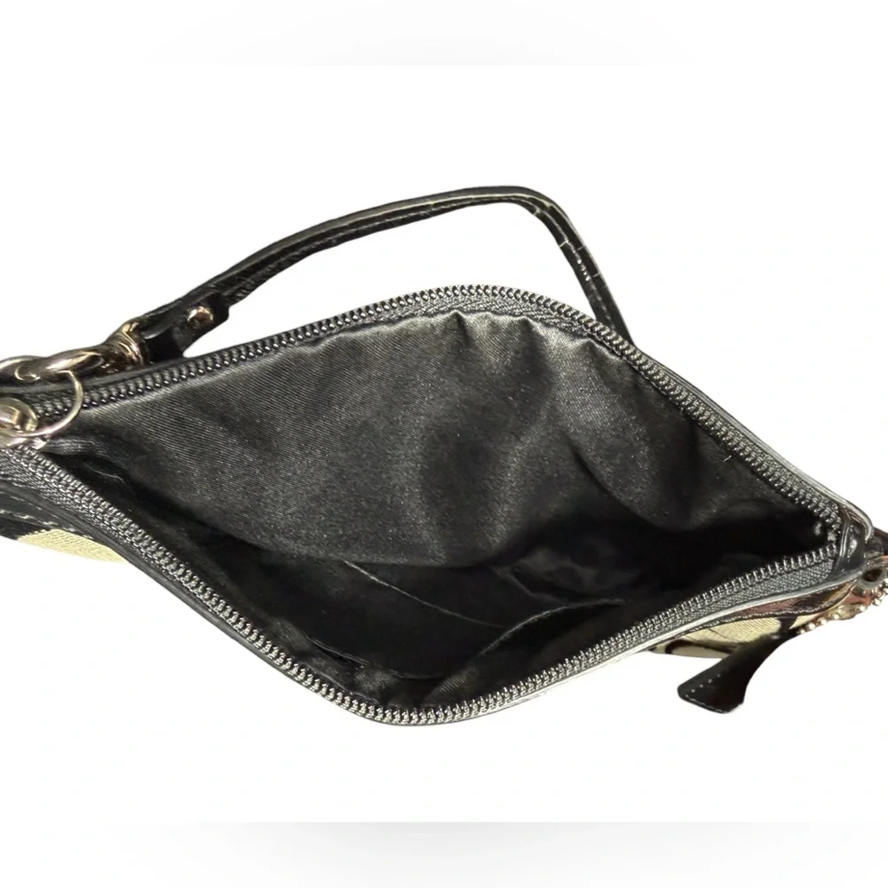 Coach Signature Vintage Zoe Large Wristlet NWOT - Picture 5 of 5